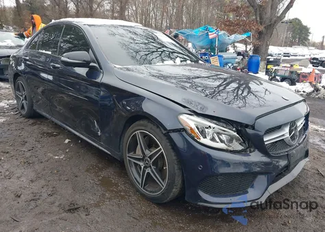 2018 Mercedes-Benz C 300 4Matic из США, поврежденный, VIN 55SWF4KB0JU260348